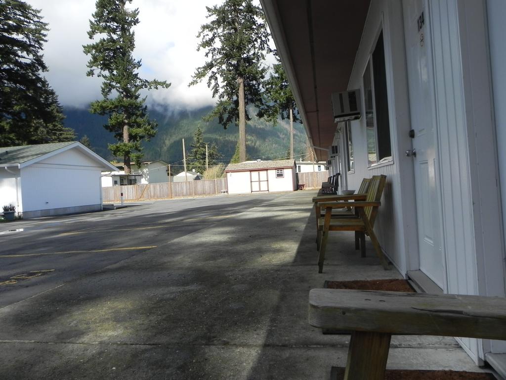 Skagit Motel Хоуп Экстерьер фото
